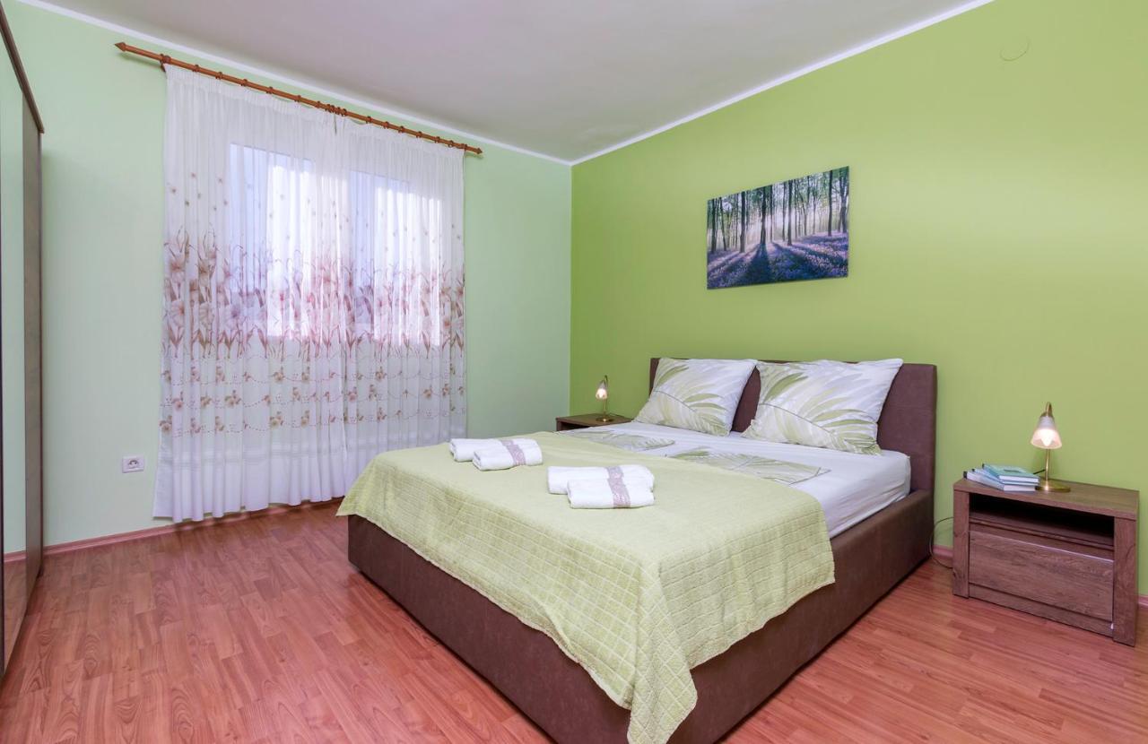 Apartment Rubina With Secure Parking Medulin Exterior foto